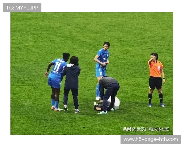 足球奇迹瞬间：重炮远射破门，守门员毫无反应的究极瞬间